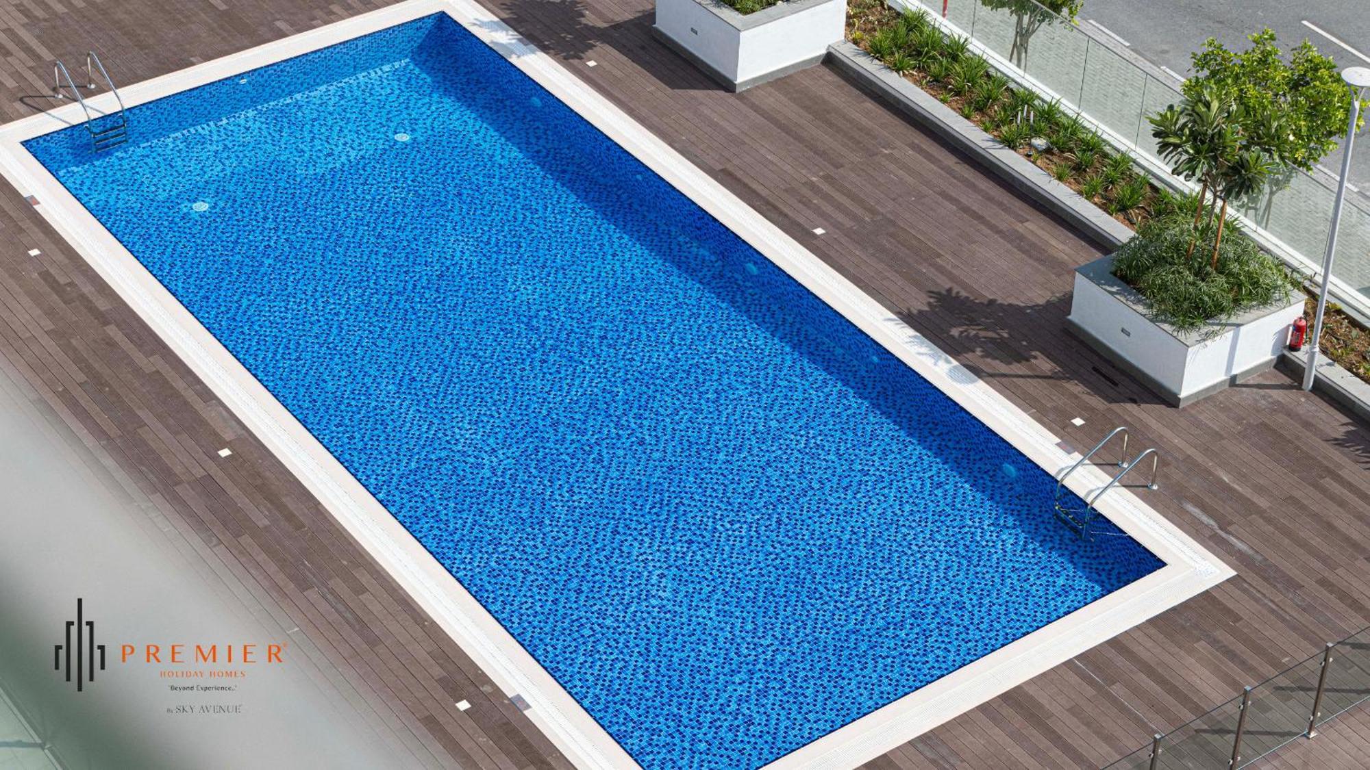 Premier I Poolside Apartment Dubai